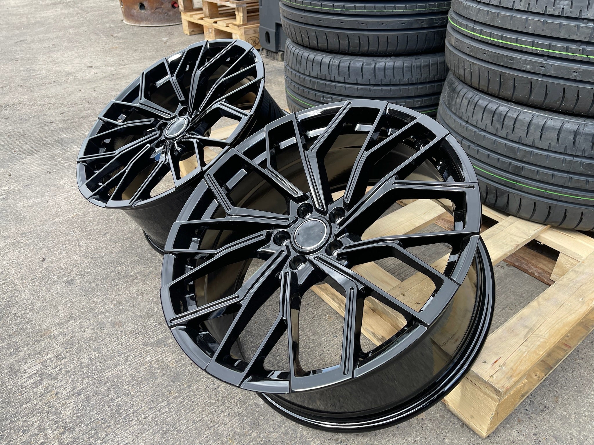 18”  S6 style wheels Gloss Black 5x112 fits Audi VW