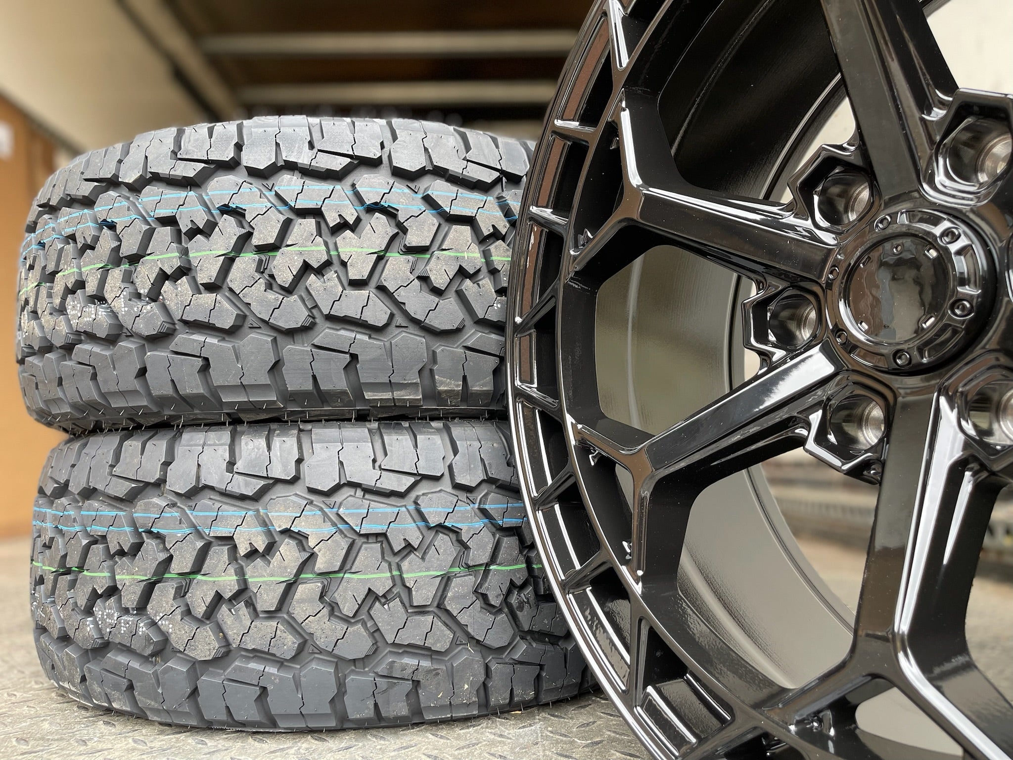 20" Aluwerks Octane Flow form style wheels Black 6x139.7 fits Ranger, Wildtrak, Raptor 1000KG HIGH LOAD