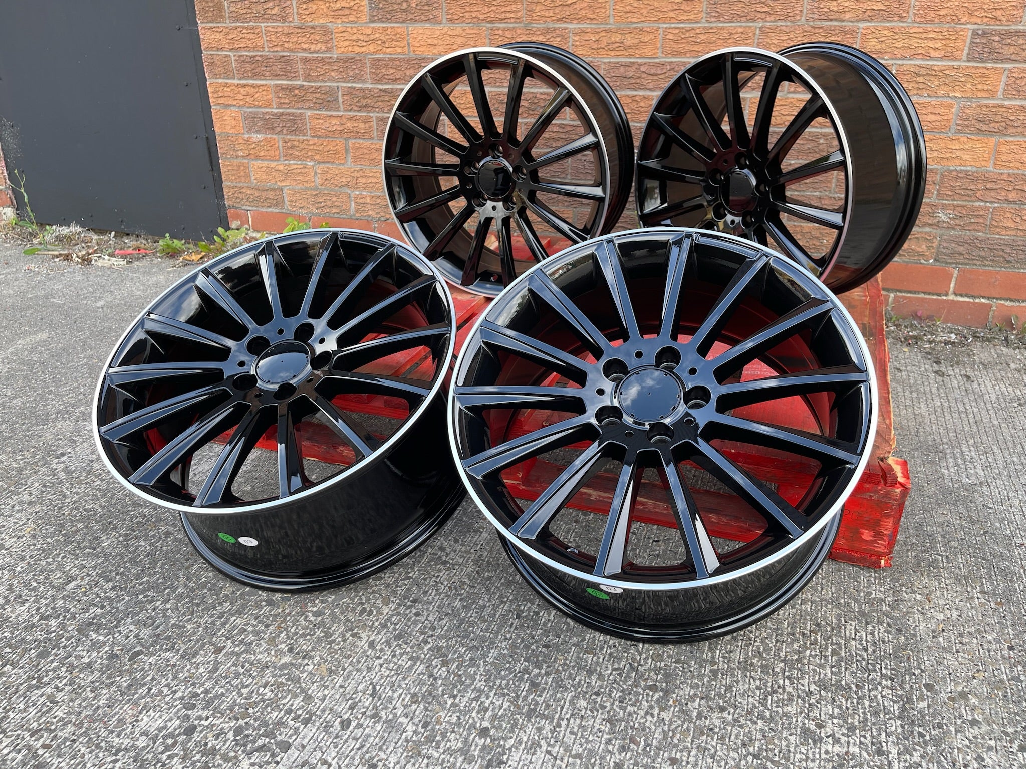 18" Twist style wheels Black machined lip 5x112 fits Mercedes Benz