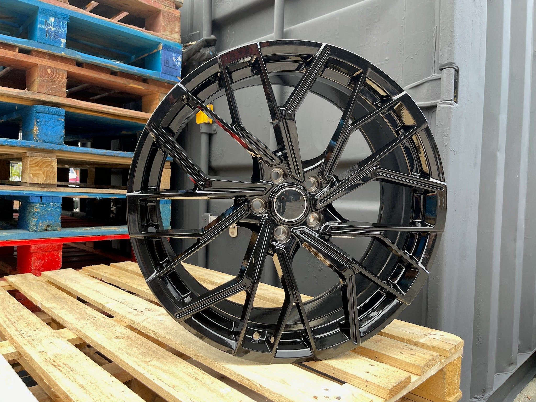 18”  S6 style wheels Gloss Black 5x112 fits Audi VW