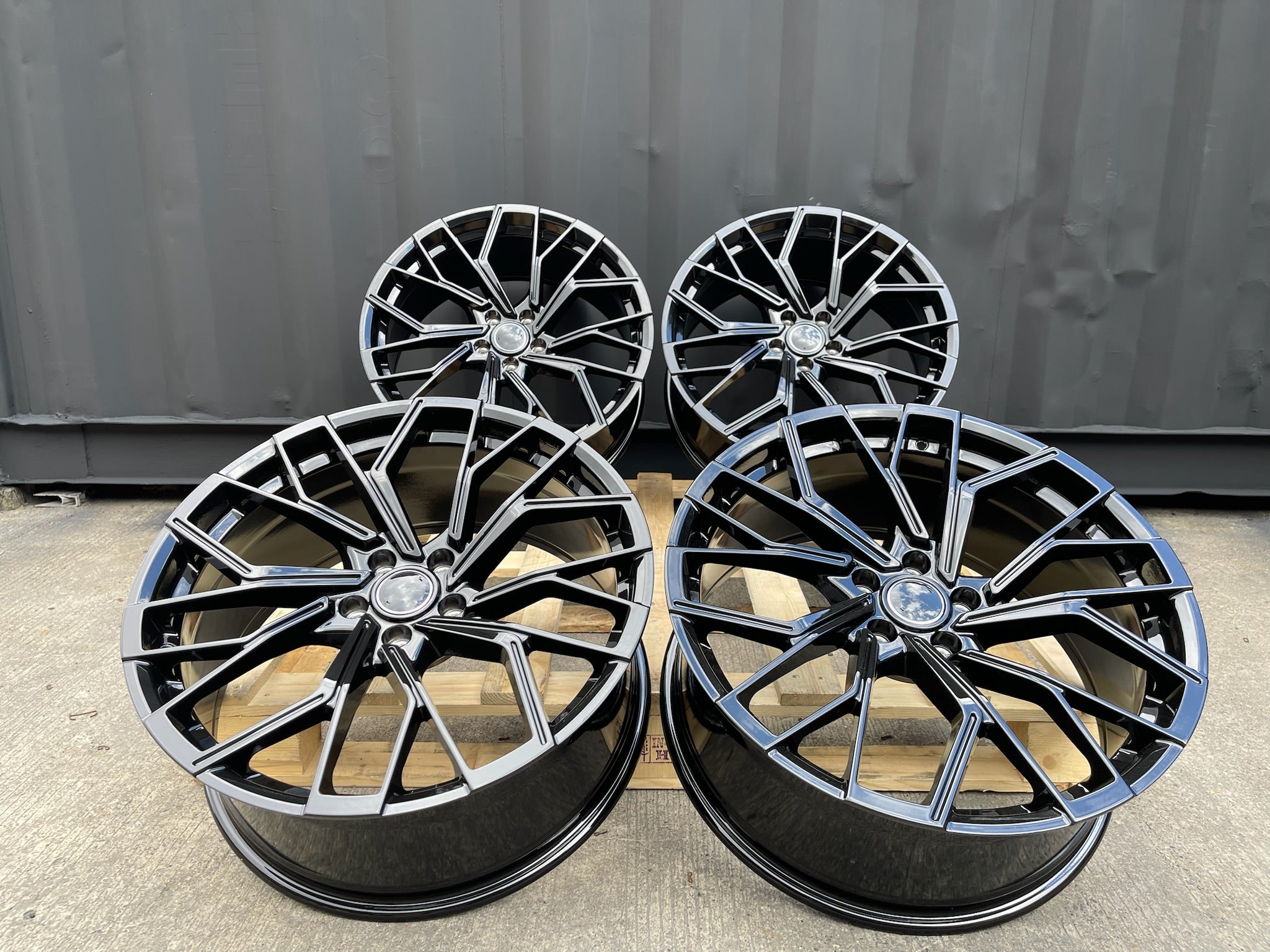 18”  S6 style wheels Gloss Black 5x112 fits Audi VW