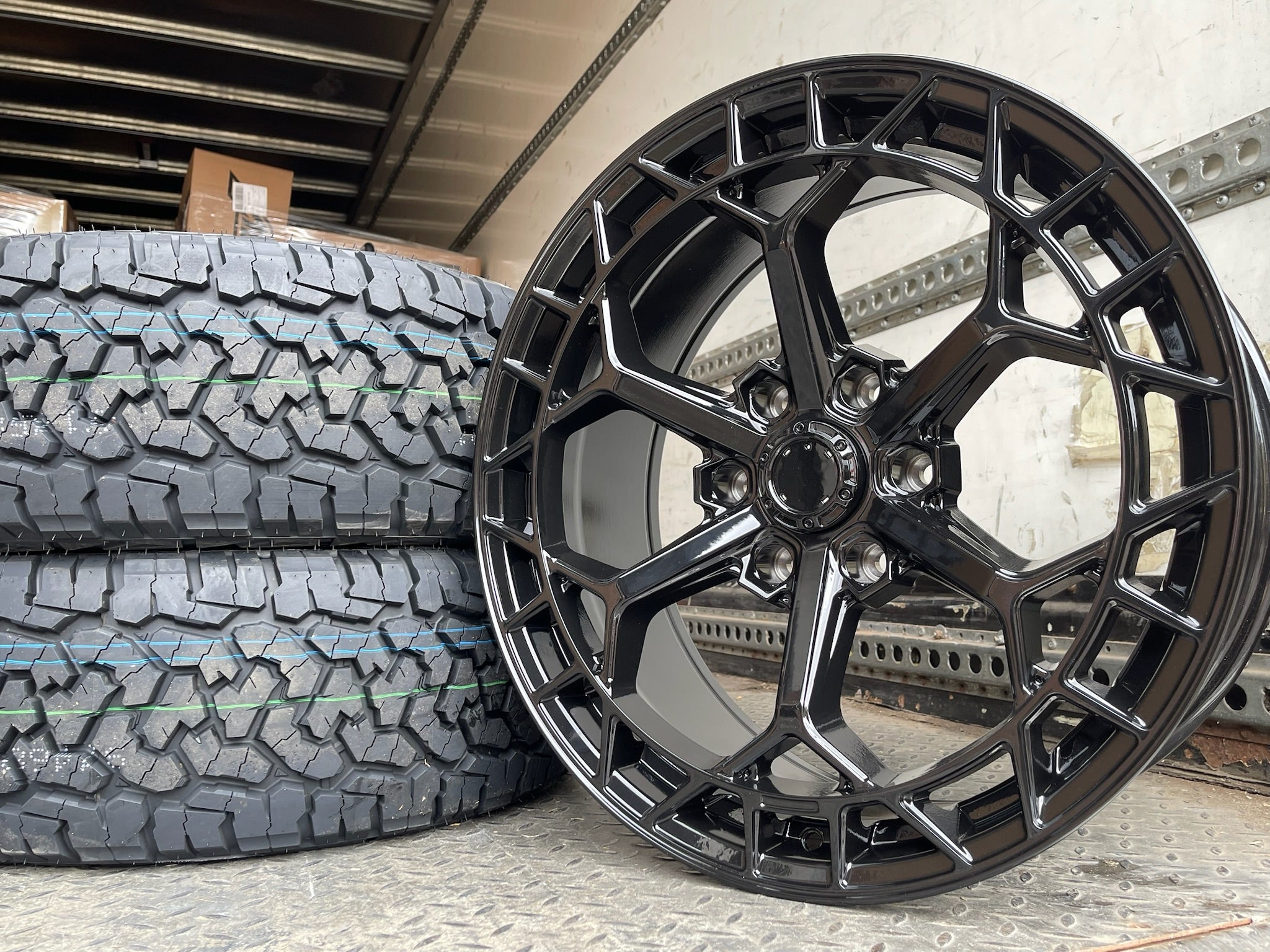 20" Aluwerks Octane Flow form style wheels Black 6x139.7 fits Ranger, Wildtrak, Raptor 1000KG HIGH LOAD