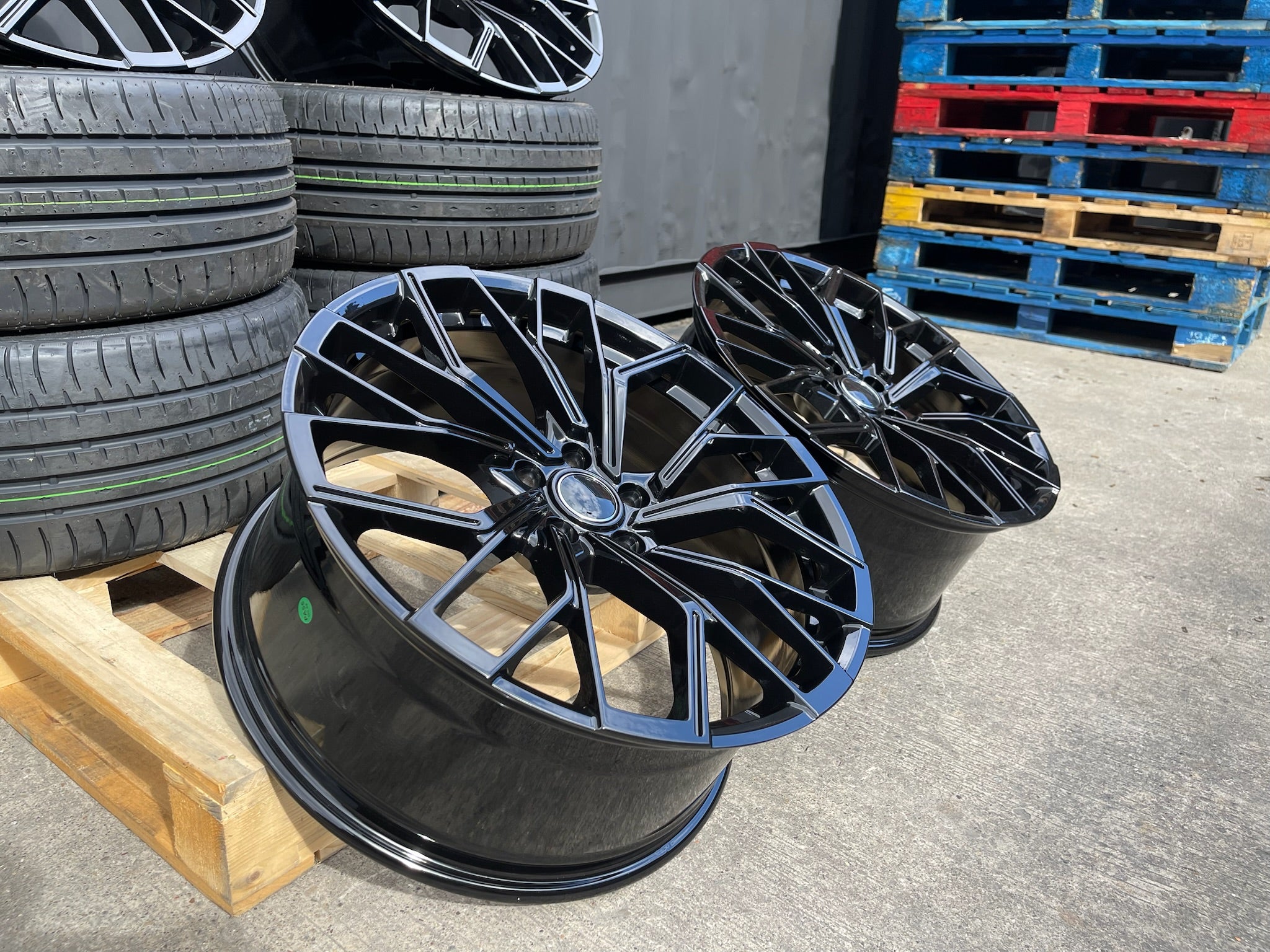 18”  S6 style wheels Gloss Black 5x112 fits Audi VW