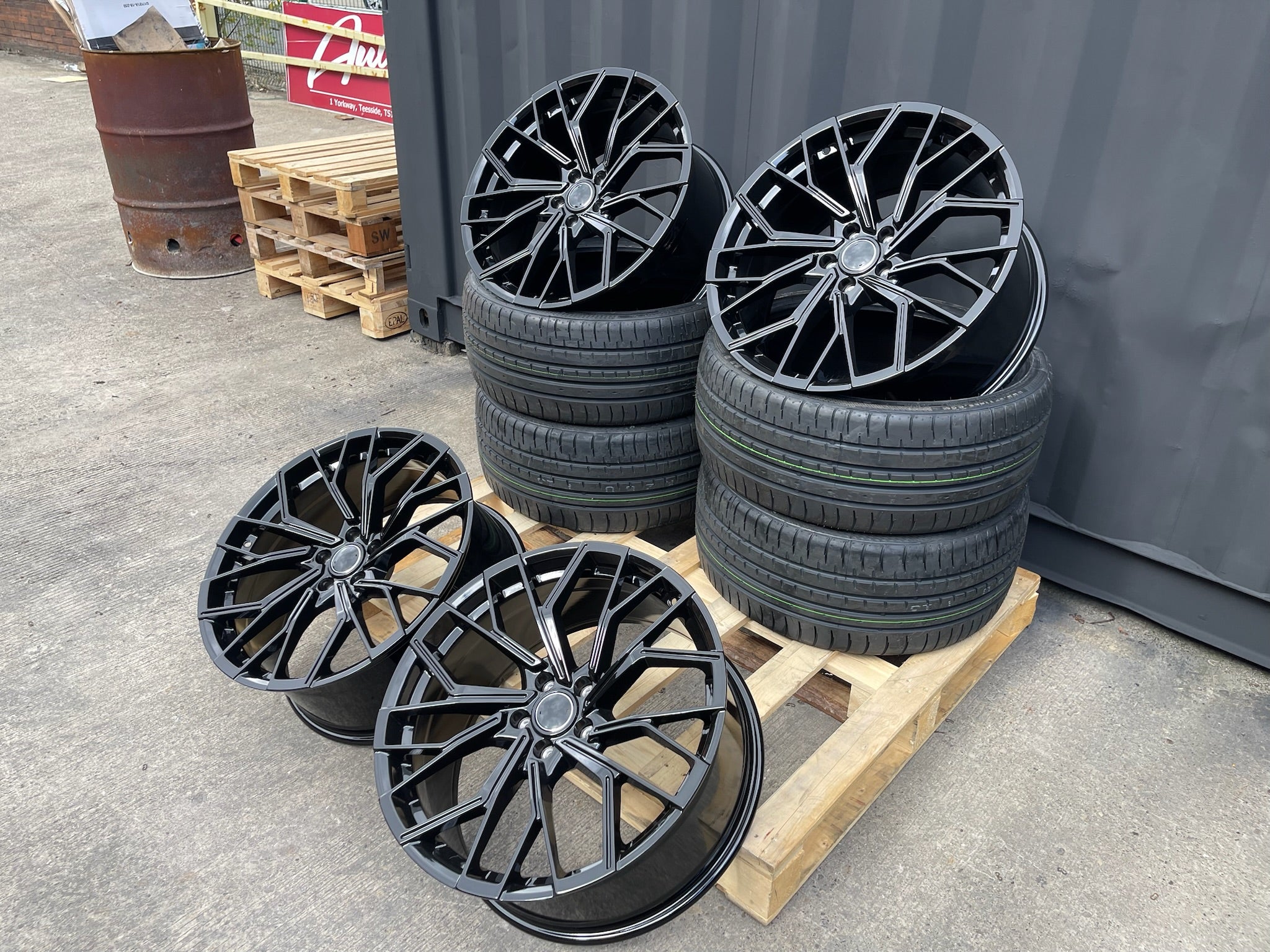 18”  S6 style wheels Gloss Black 5x112 fits Audi VW