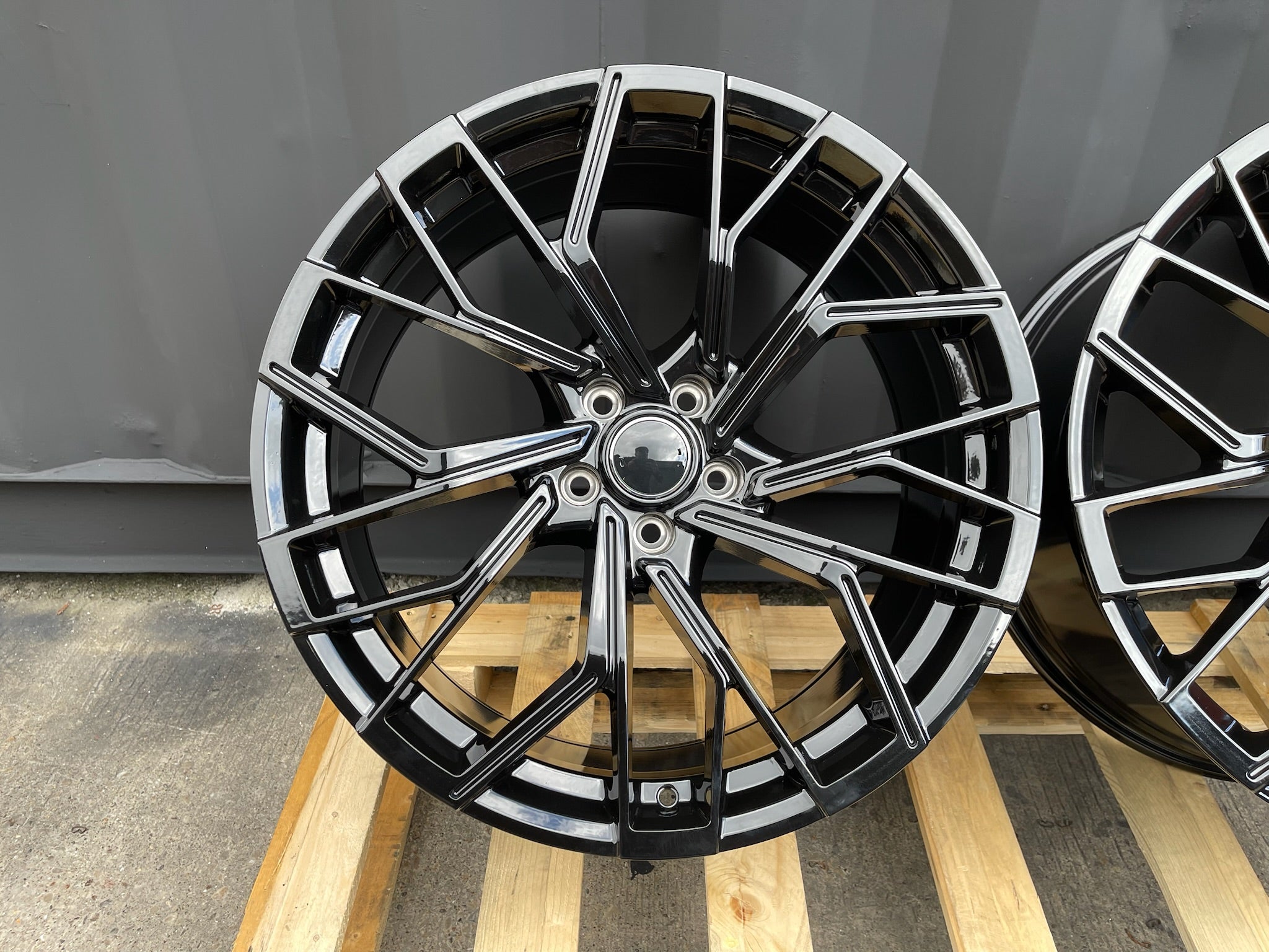 18”  S6 style wheels Gloss Black 5x112 fits Audi VW