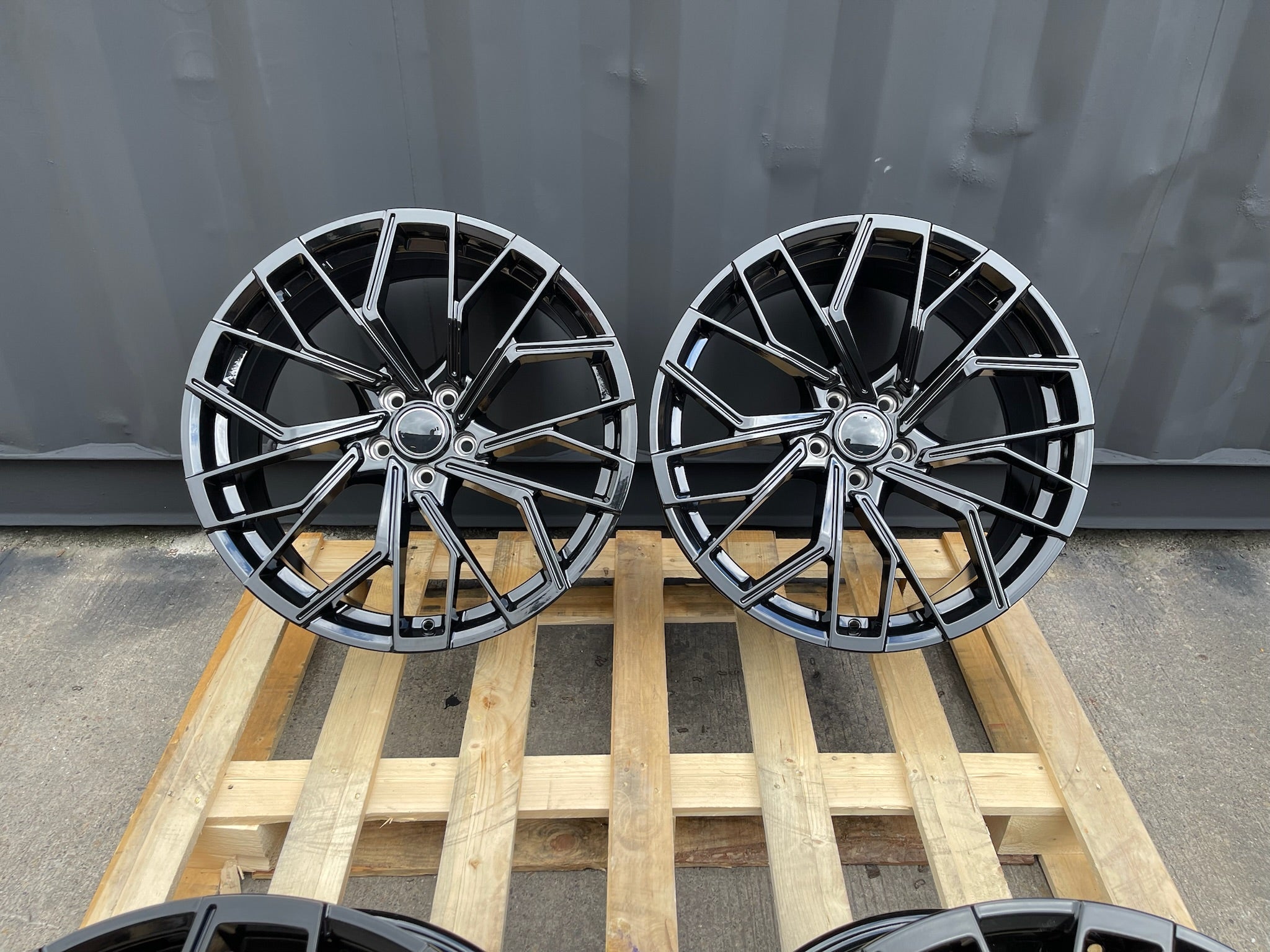 18”  S6 style wheels Gloss Black 5x112 fits Audi VW