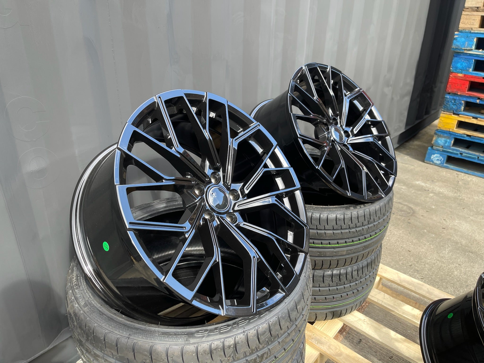 18”  S6 style wheels Gloss Black 5x112 fits Audi VW