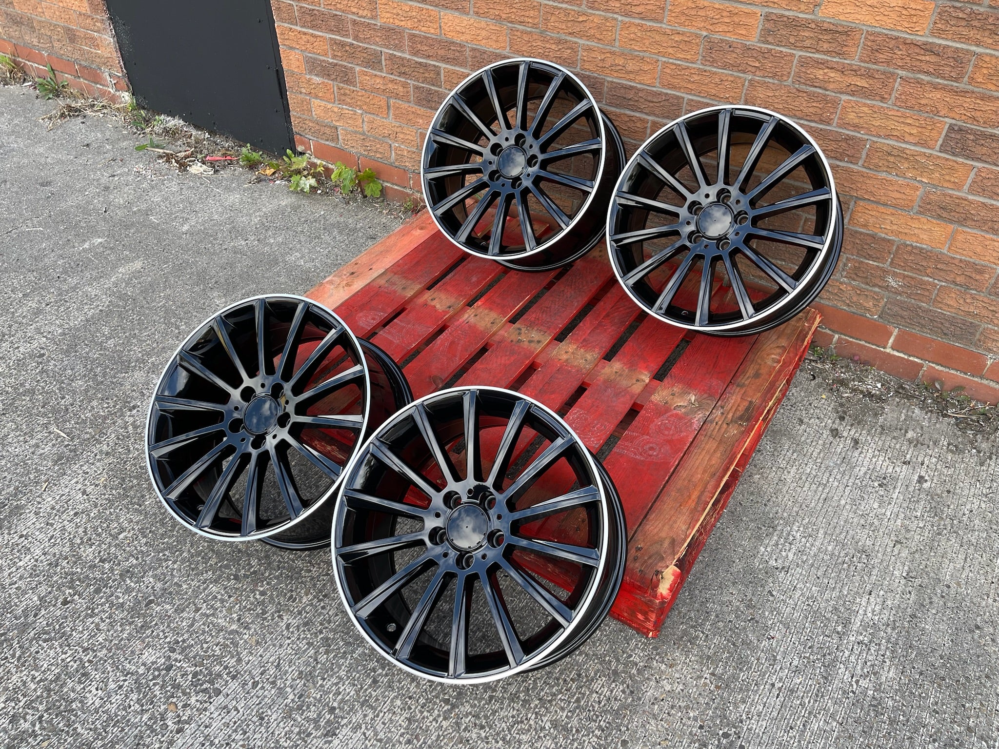 18" Twist style wheels Black machined lip 5x112 fits Mercedes Benz