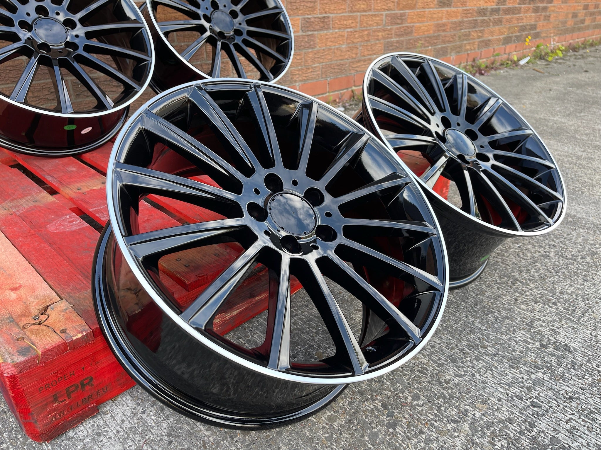 18" Twist style wheels Black machined lip 5x112 fits Mercedes Benz