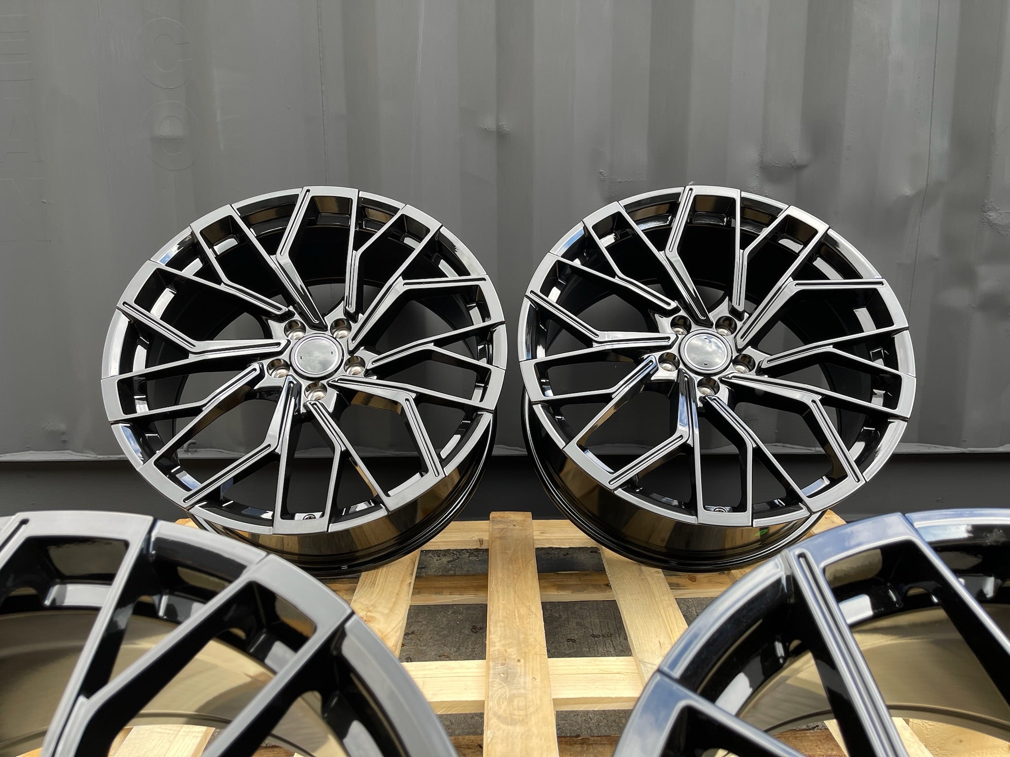18”  S6 style wheels Gloss Black 5x112 fits Audi VW