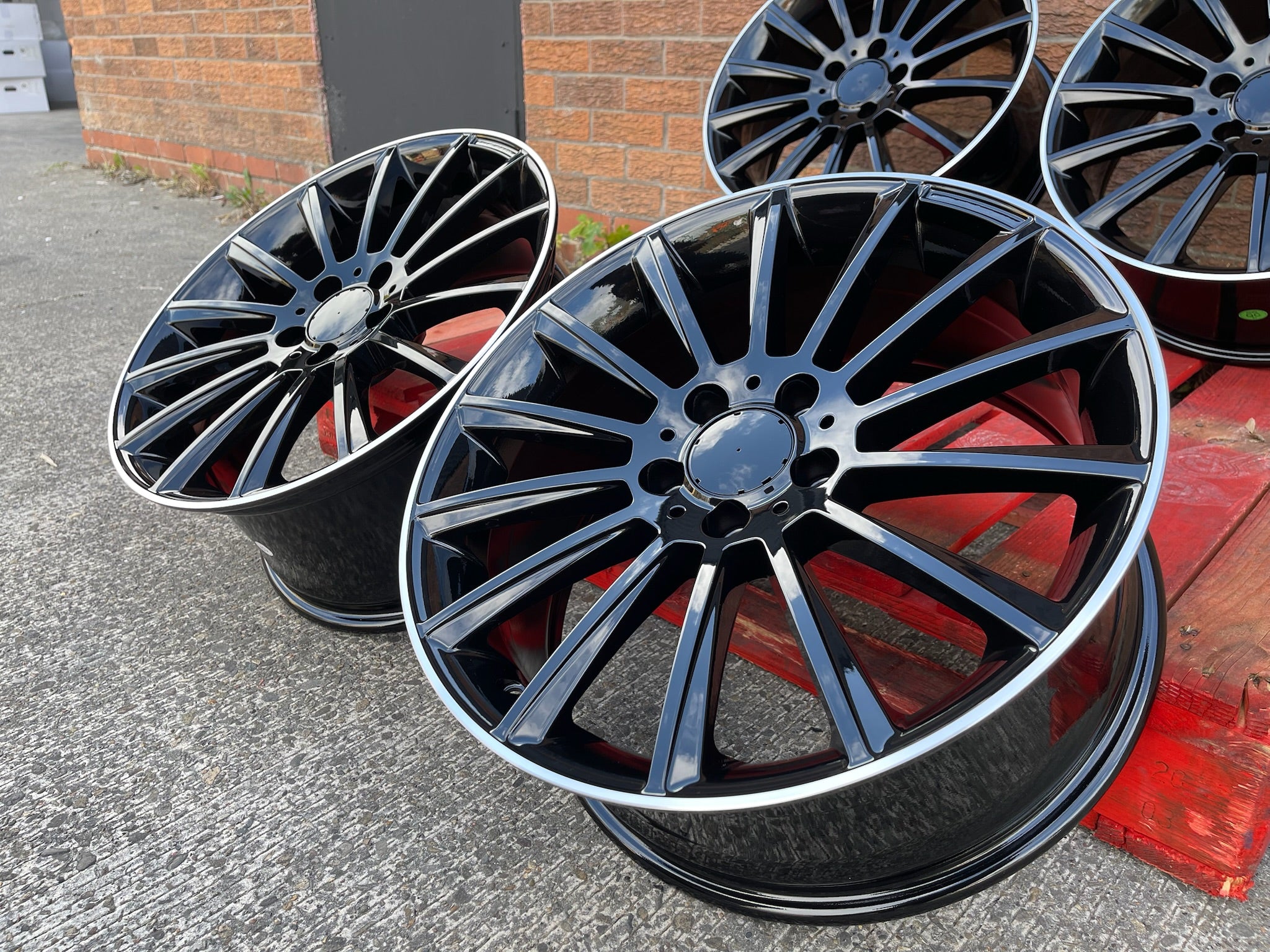 18" Twist style wheels Black machined lip 5x112 fits Mercedes Benz