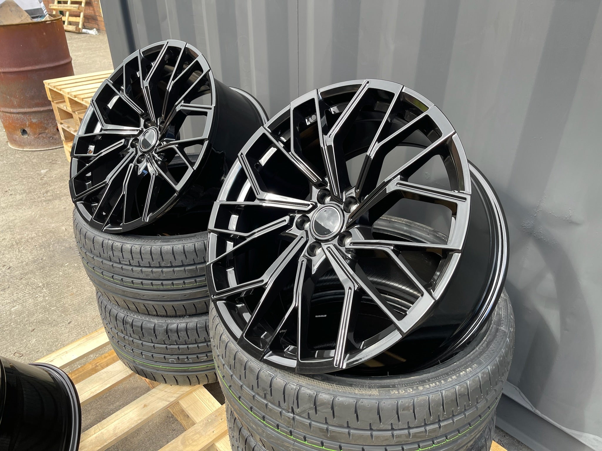 18”  S6 style wheels Gloss Black 5x112 fits Audi VW