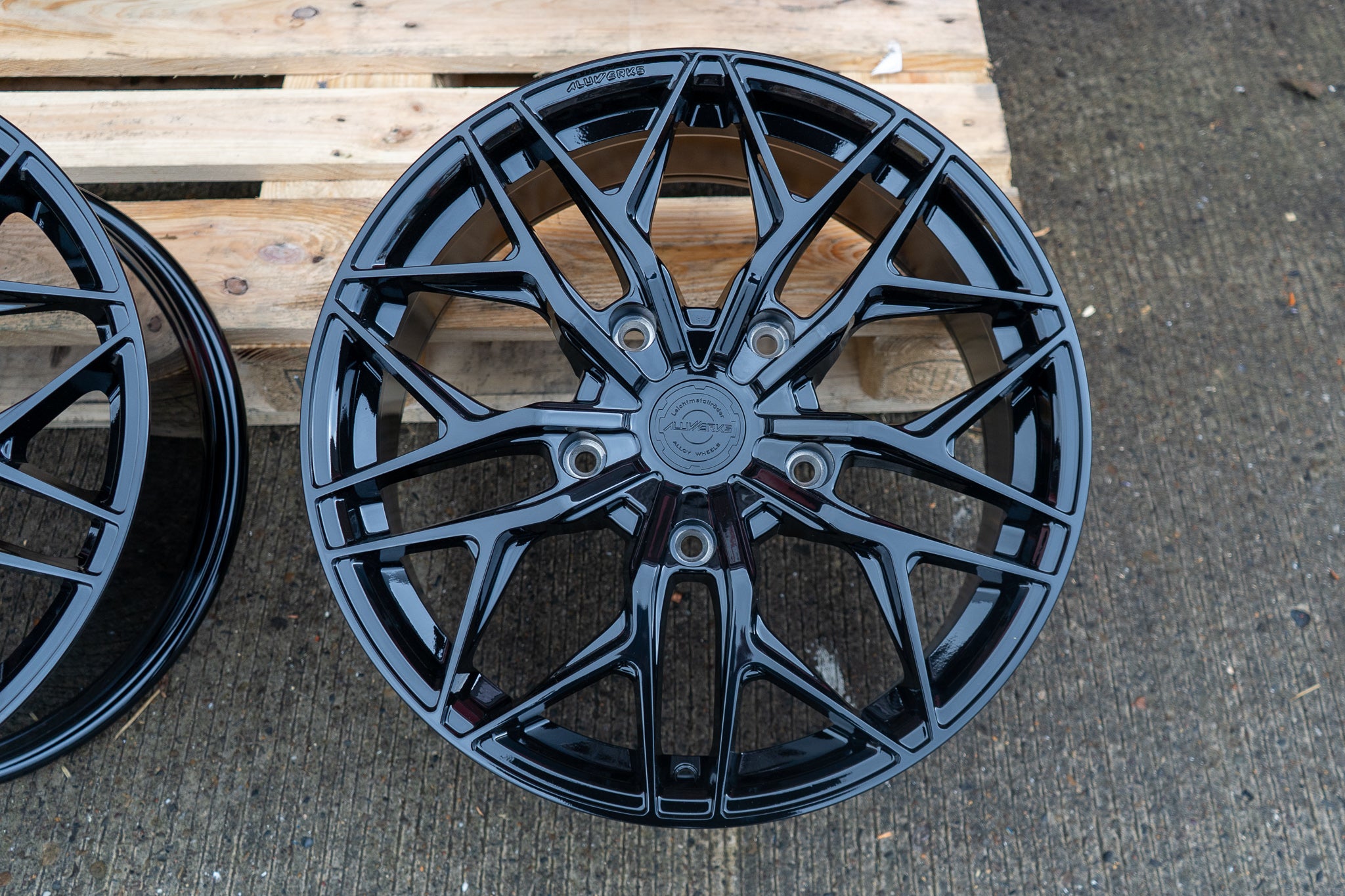 20" Aluwerks XT3 Transit style wheels Gloss Black 5x160 fits Transit Custom Van 1000KG